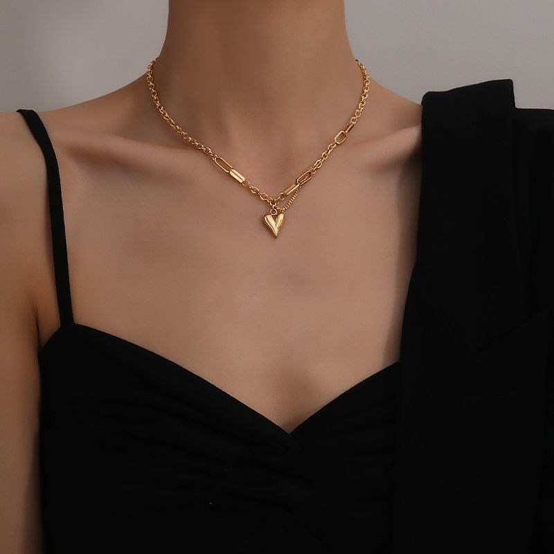 Heart Shaped Collarbone Necklace