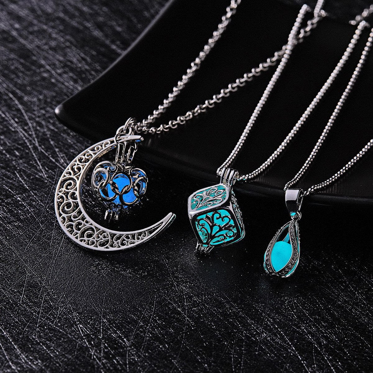 Glow In The Dark Necklaces