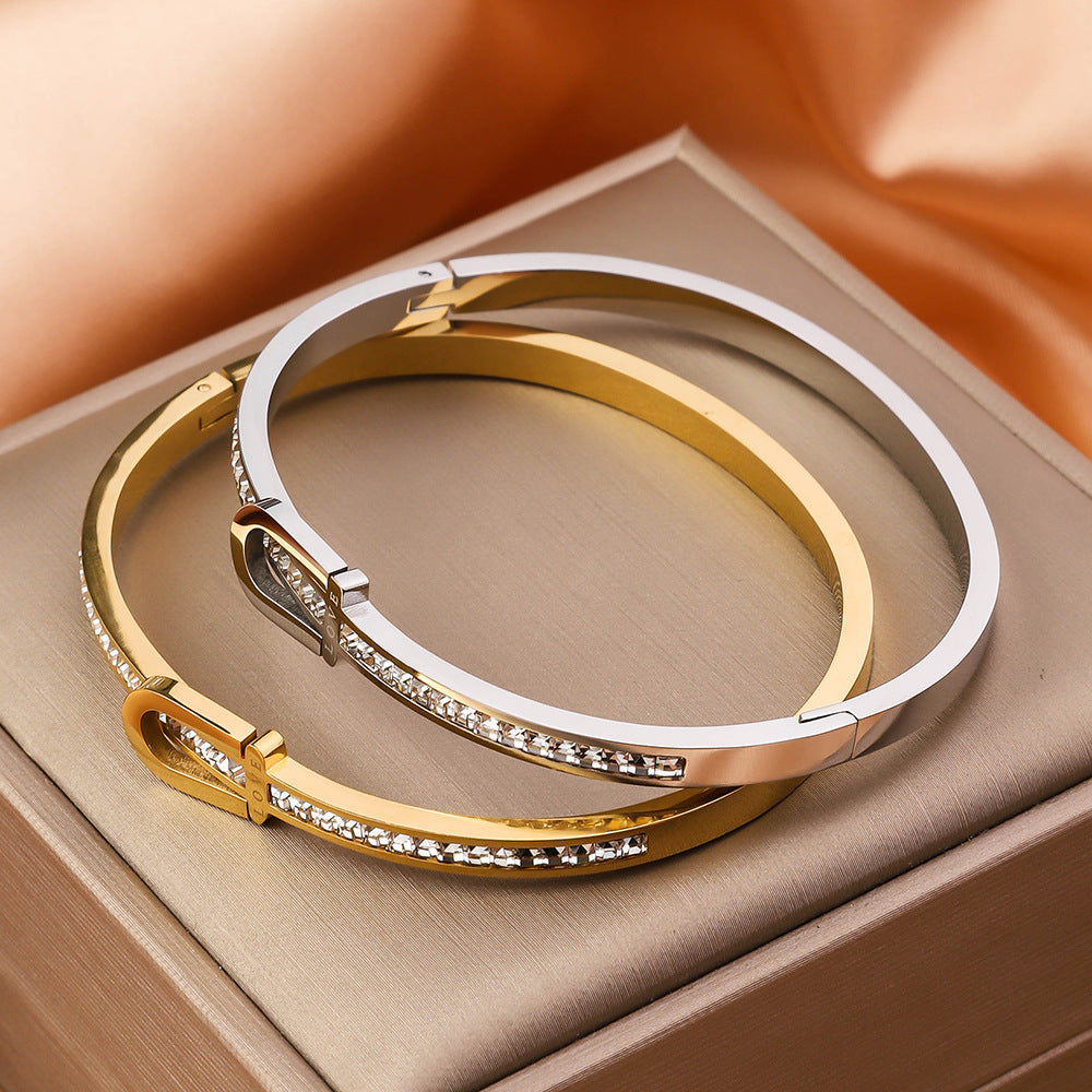 Exquisite Buckle Bracelet