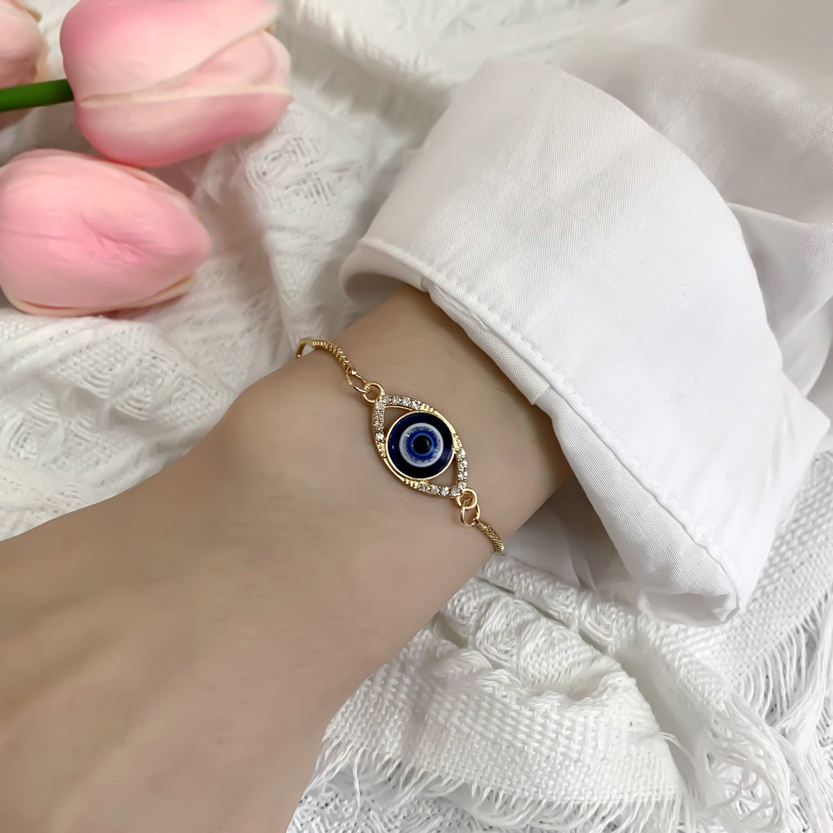 Hollow Devil Eye Point Diamond Adjustable Chain Bracelet