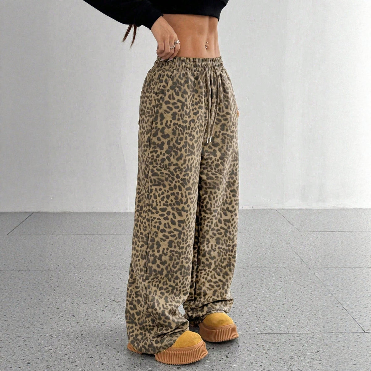 Fashionable And Versatile Leopard-Print Loose Casual Trousers