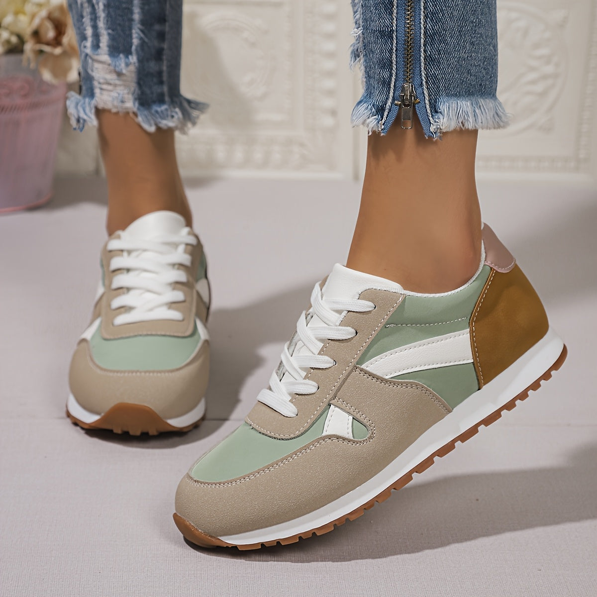 Lightweight Lace-up Low Top Rubber Sole Women's Sneakers