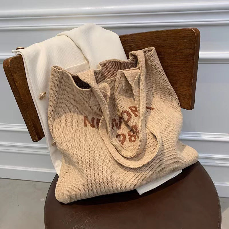 Fashion Large Capacity New Hand-carrying Knitted Bag