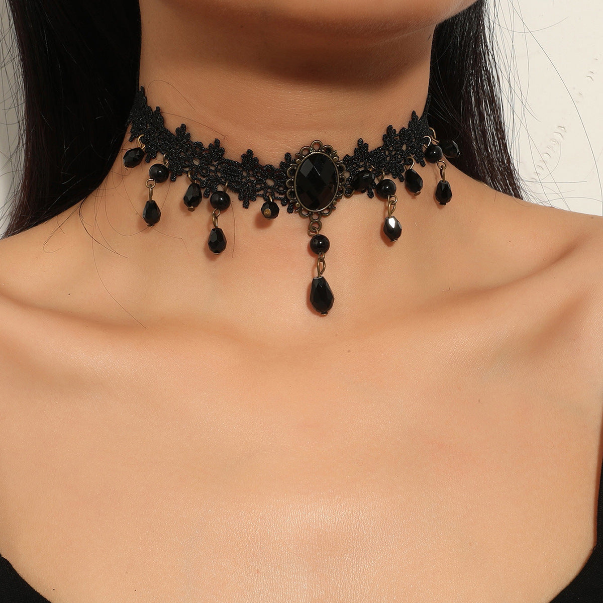 Black Electroplated Alloy Pendant Necklace with Lace
