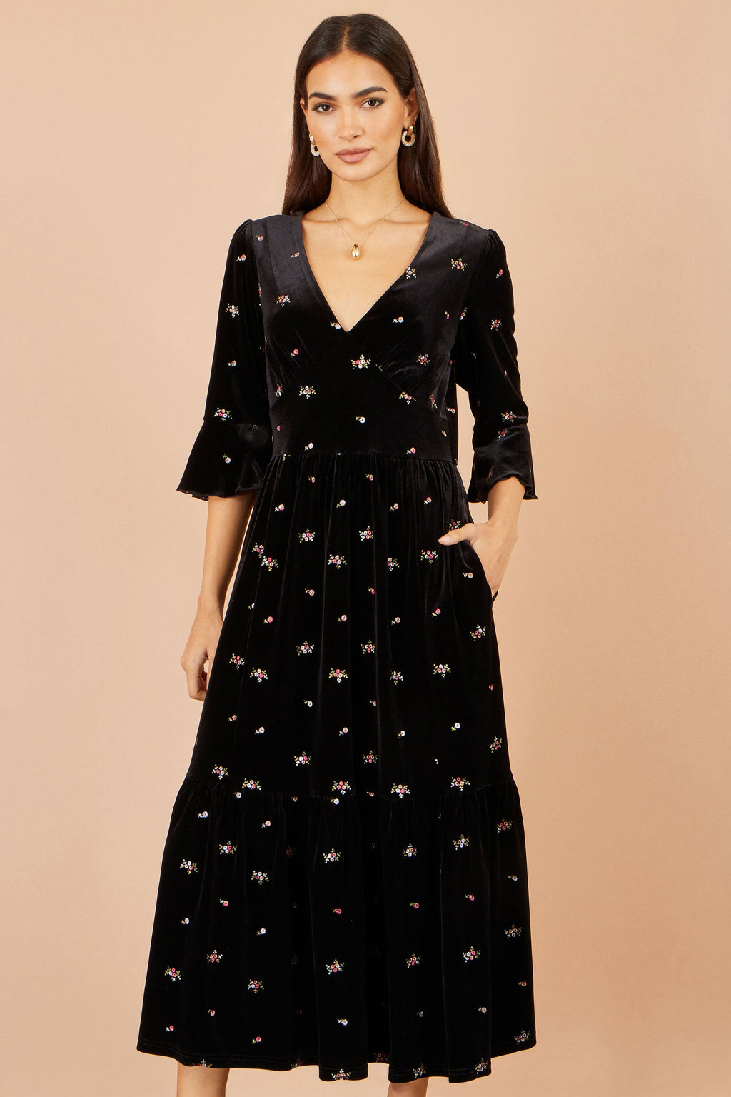 Yumi Black Velvet Embroidered Midi Dress