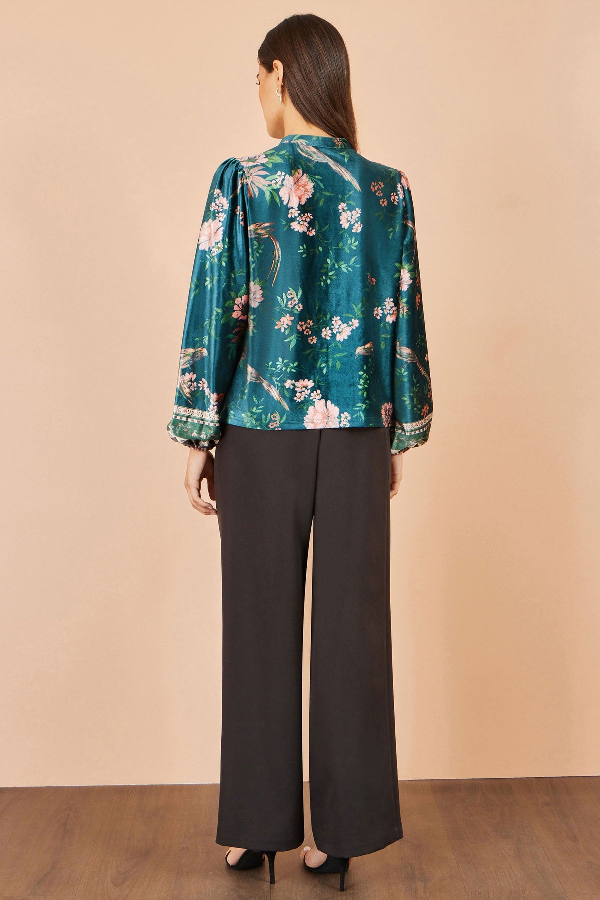 Yumi Green Floral Velvet Blouse With Tie Neckline