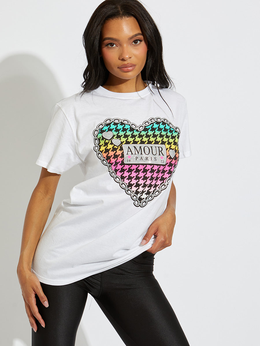 Chain Heart Amour Graphic T-Shirt