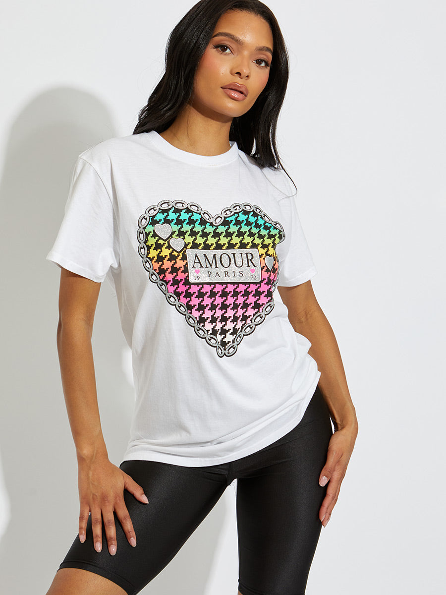 Chain Heart Amour Graphic T-Shirt